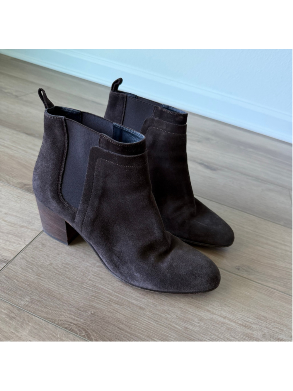 Vince Hallie Stacked Heel Suede Bootie sz 11